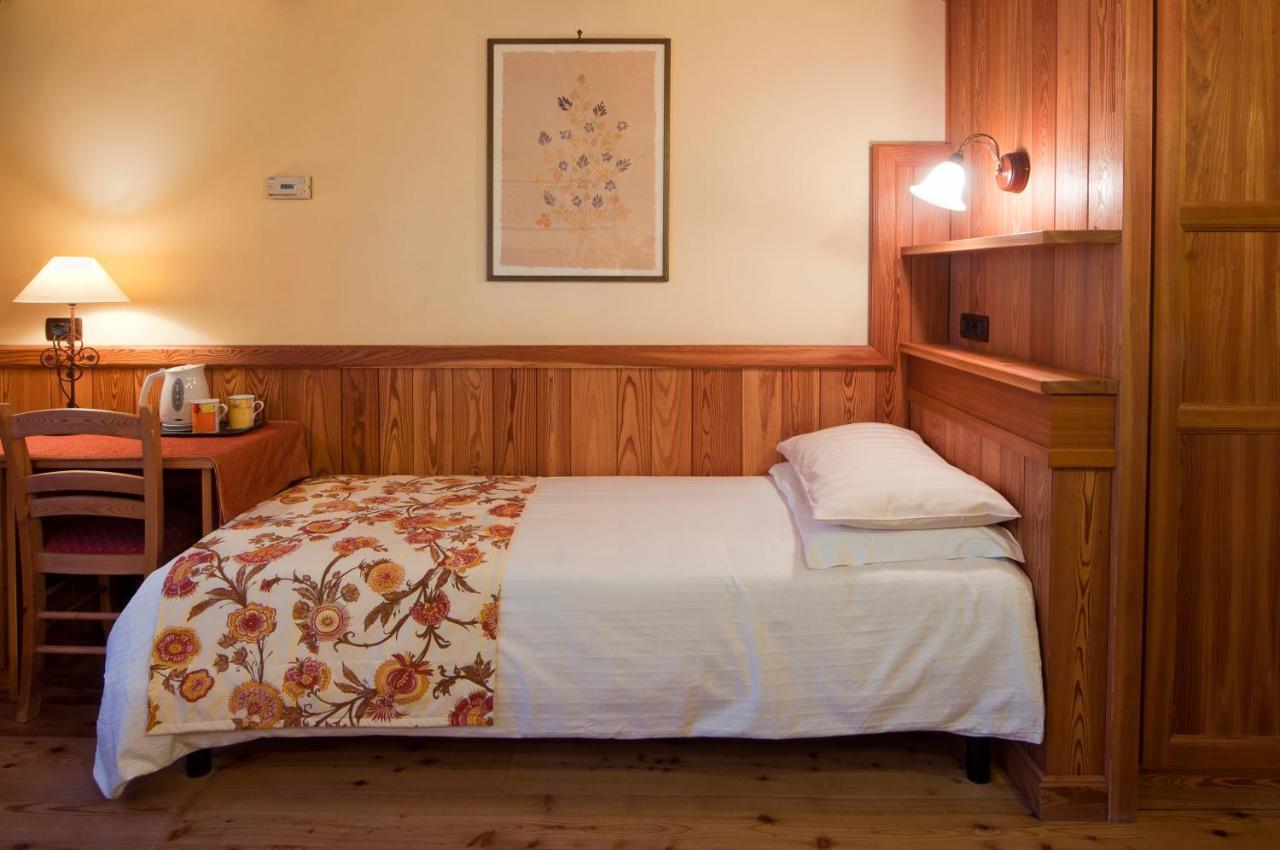 Hotel Castor Champoluc Esterno foto