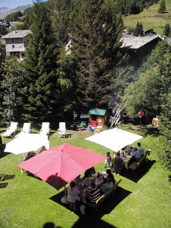 Hotel Castor Champoluc Esterno foto