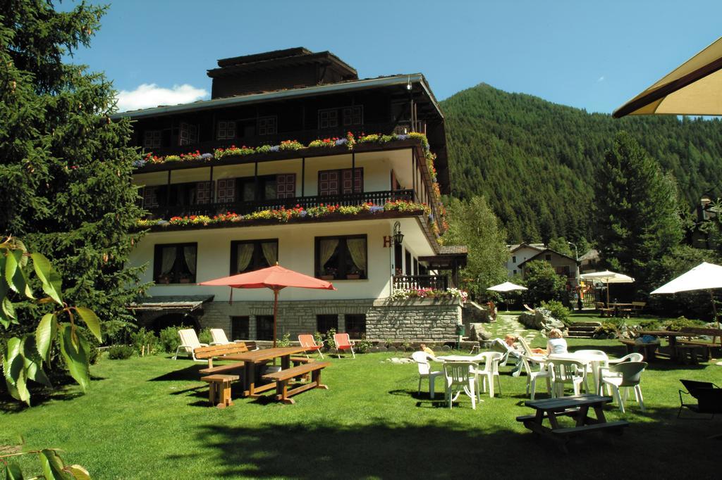 Hotel Castor Champoluc Esterno foto