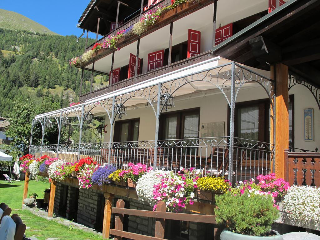 Hotel Castor Champoluc Esterno foto