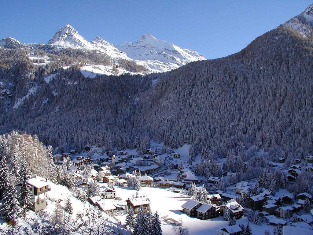 Hotel Castor Champoluc Esterno foto