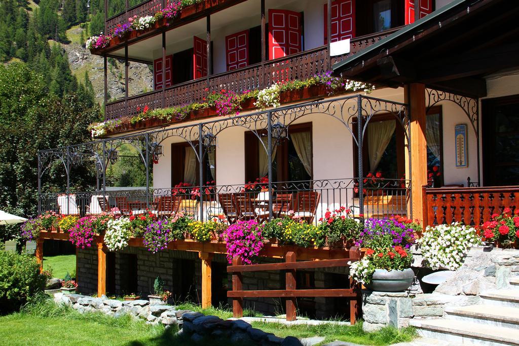 Hotel Castor Champoluc Esterno foto