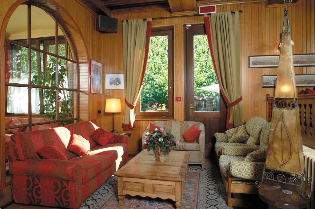 Hotel Castor Champoluc Esterno foto