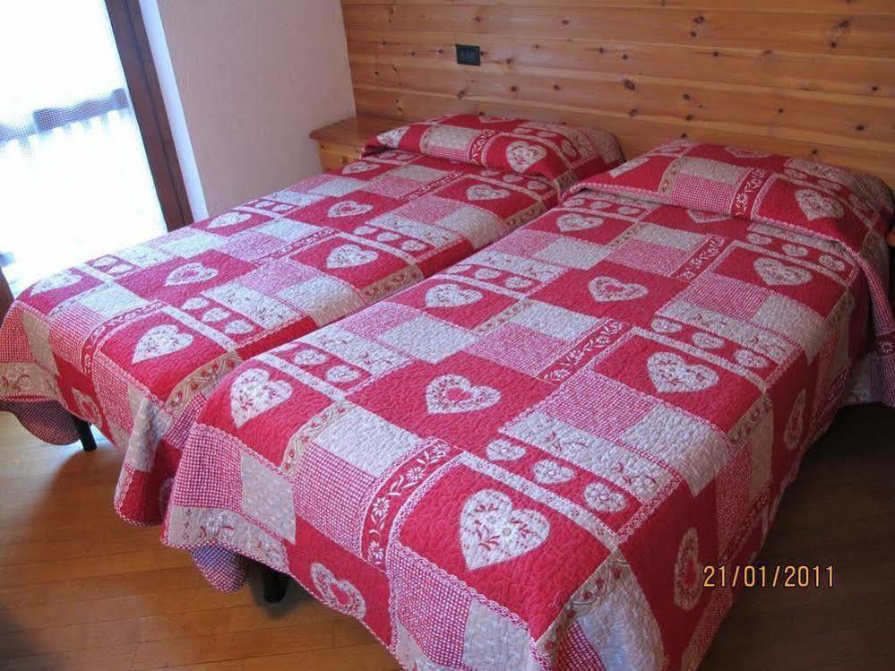 Hotel Castor Champoluc Esterno foto